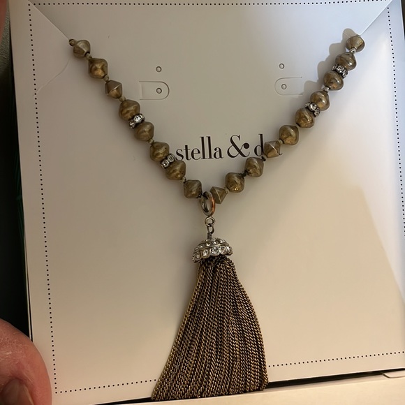 Stella & Dot Milana Tassel pendant - Picture 12 of 14
